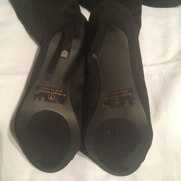 Boots - Picture 5 of 6